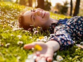 How to Emotionally Detach from Someone When Letting Go Is Difficult