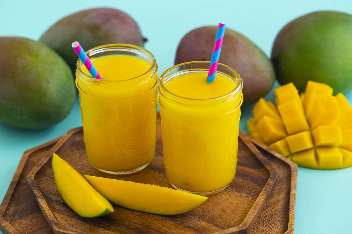 Read more about the article 10 Incredible Benefits Of Mango Juice: Uses & Side Effects