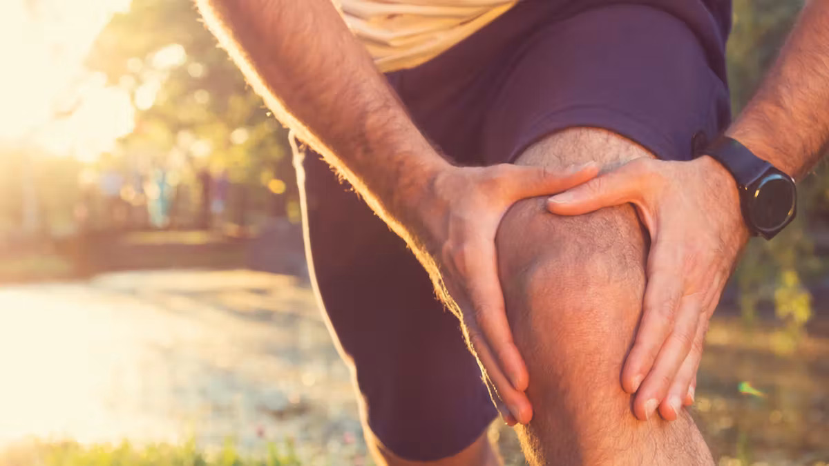 Read more about the article 5 Exercises to Help You Train Around Knee Pain