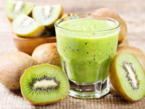 Read more about the article kiwi juice Uses, Benefits, Side Effects says dietician