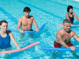 10 Pool Exercises for Abs