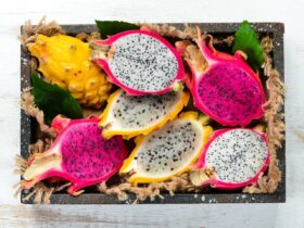 What does dragon fruit taste like?