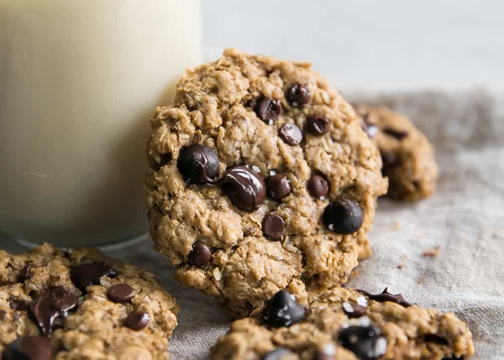 Read more about the article Vegan Oatmeal Chocolate Chip Cookies Recipe