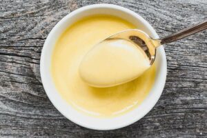 Lire la suite à propos de l’article Aioli – Valeurs nutritives, bienfaits pour la santé et recettes