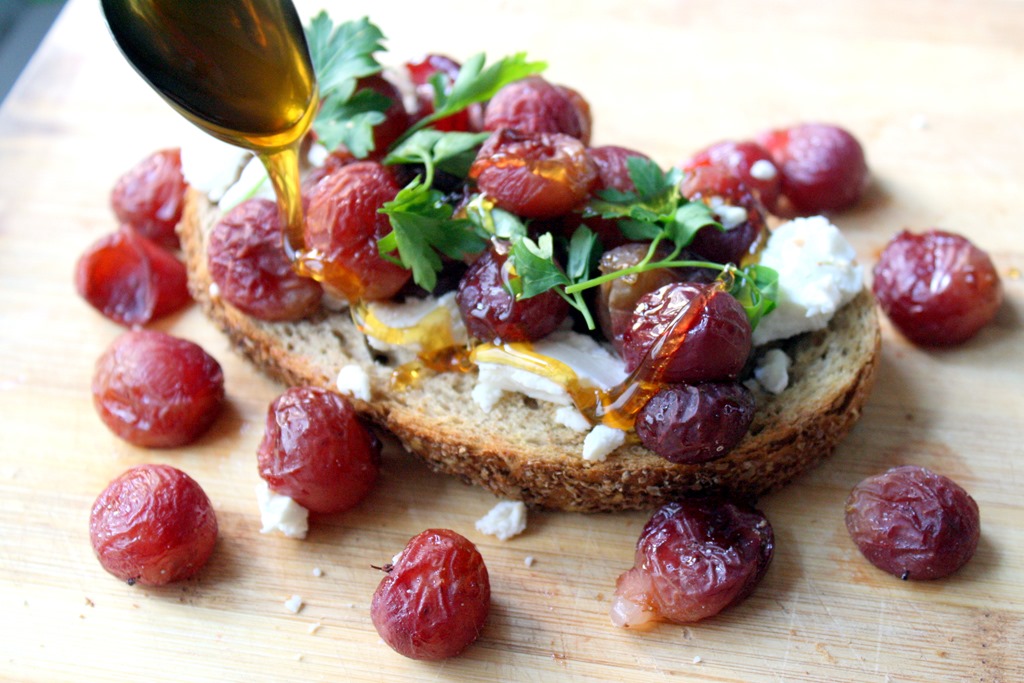 Read more about the article Roasted Grapes Recipe & How To Use Them