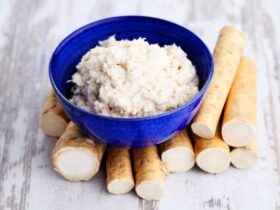 Faits nutritionnels et avantages pour la santé du raifort