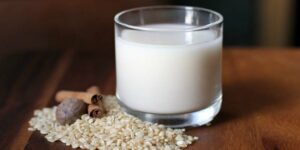 Lee más sobre el artículo Valores nutricionales y beneficios para la salud de la leche de almendras